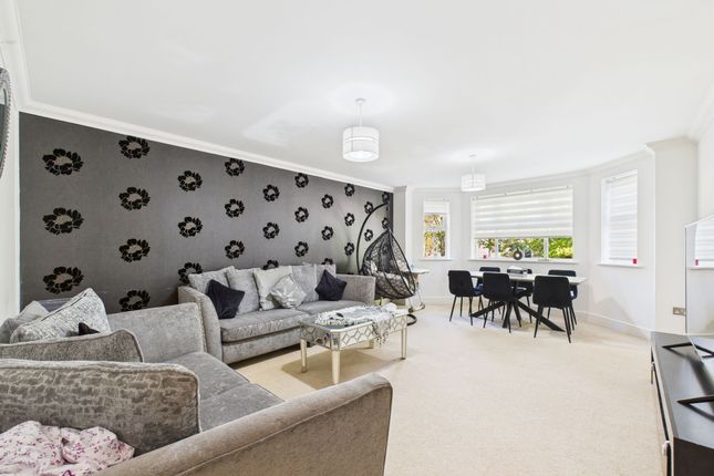 Westfield Park, Pinner, HA5 2 bed flat for sale