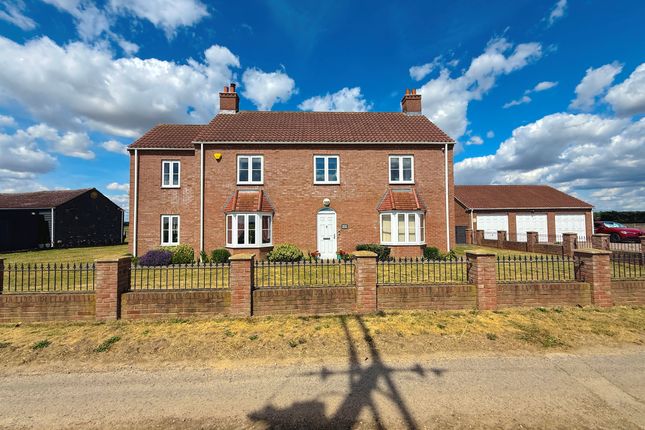 5 bed detached house