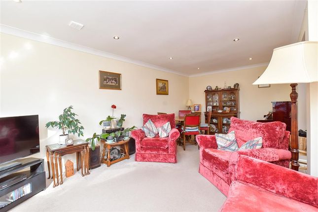 2 bed detached bungalow