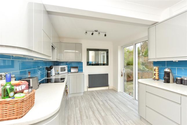 4 bed detached house