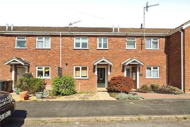 Hunters Crescent, Romsey, Hampshire 2 bed terraced house for sale