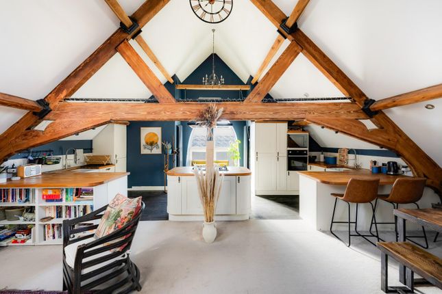 4 bed flat