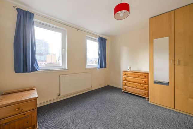 East India Dock Road, Canary Wharf... 2 bed flat for sale