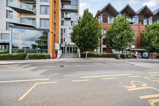 Newbury,  Berkshire,  RG14 2 bed flat for sale