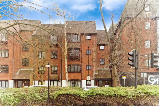 Studio flat for sale