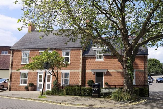 Town Centre, Ringwood, BH24 1AY 2 bed apartment for sale