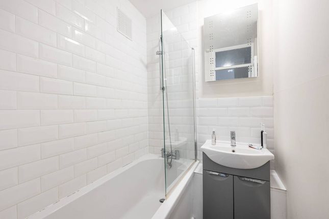 Cazenove Road, Stoke Newington... 2 bed flat for sale