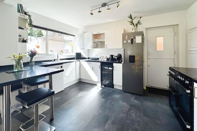 Henwood Green Road, Tunbridge Wells TN2 3 bed detached house for sale