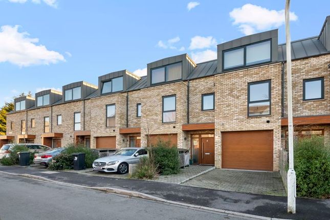 Benhill Terrace, Northolt 5 bed townhouse for sale