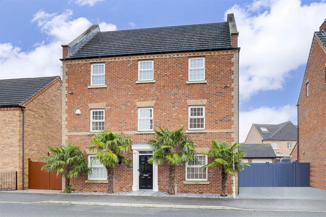 6 bedroom detached house for sale