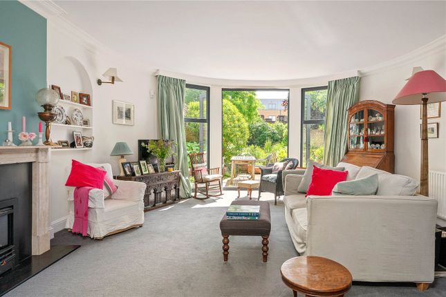 4 bed detached house