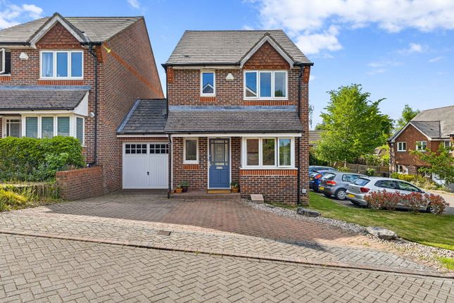 Rockdene Close, East Grinstead RH19 3 bed link detached house for sale