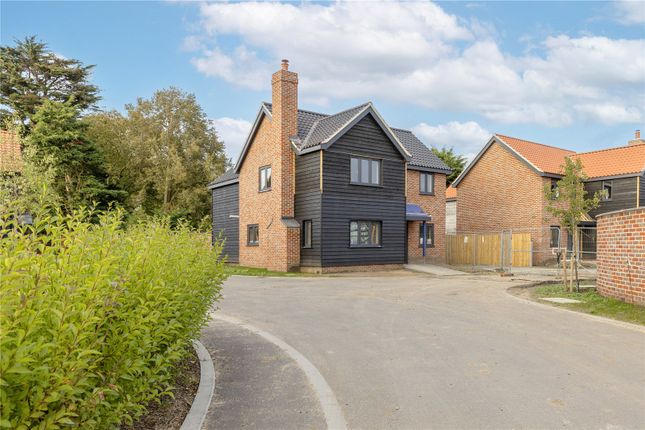 4 bed detached house