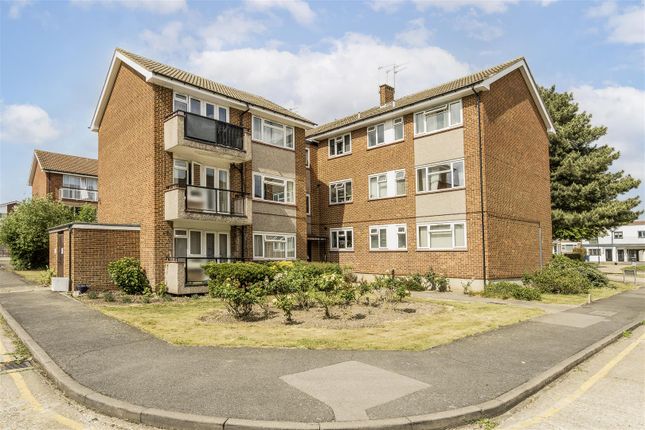 Albemarle Park, Stanmore HA7 3 bed flat for sale