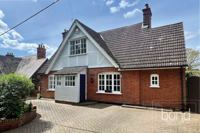 The Common, Chelmsford CM3 3 bed detached house for sale