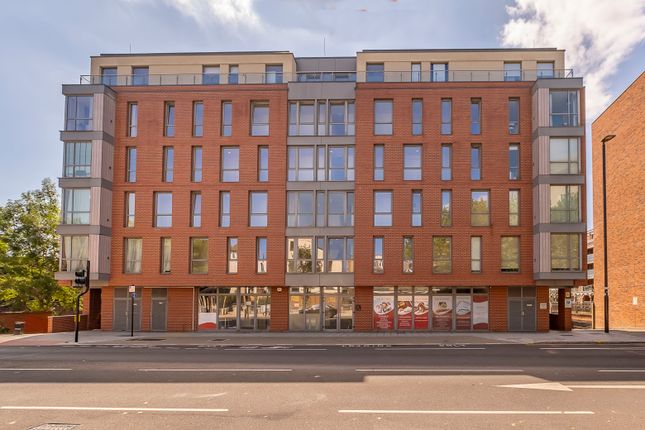 3 bedroom flat for sale