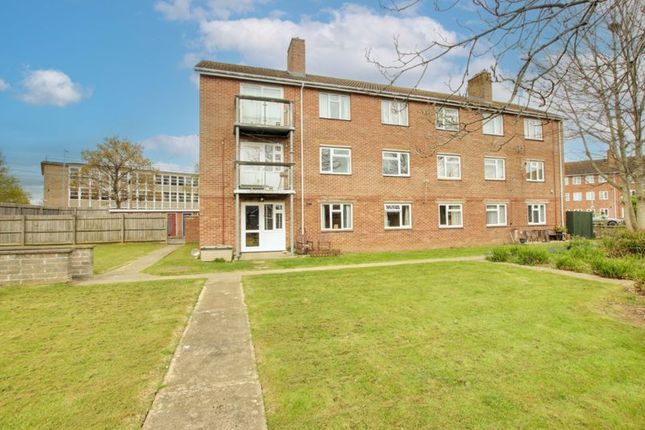 Willow Grove, Trowbridge 2 bed apartment for sale
