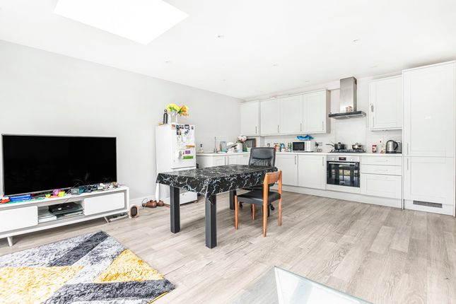 Oakfield Road, Croydon, CR0 3 bed apartment for sale