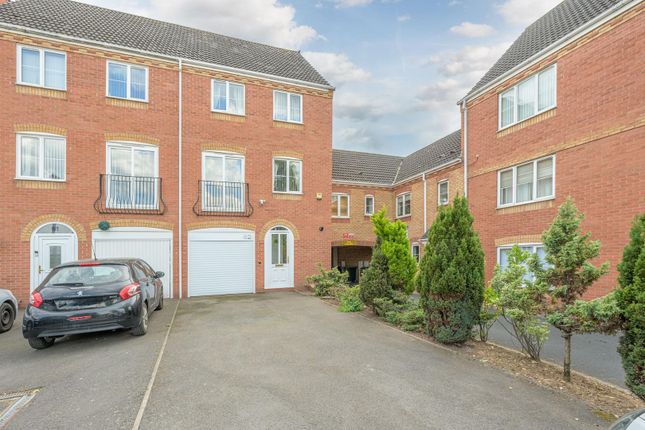 Ferguson Drive, Tipton 3 bed townhouse for sale