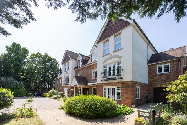 Pegasus Court, Epsom Road, Leatherhead 2 bed apartment for sale