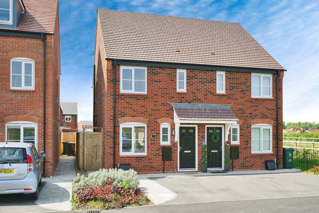 2 bedroom semi-detached house for sale