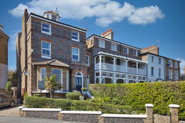 Ramsgate Road, Broadstairs, Kent, CT10 7 bed detached house for sale