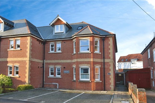 Duttons Road, Romsey, Hampshire 3 bed maisonette for sale