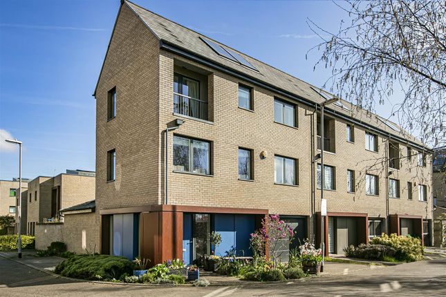 Cedar Road, Trumpington CB2 4 bed semi