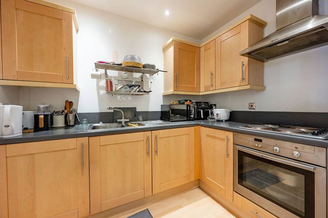 Victoria Road, North Acton, London, W3 Studio for sale