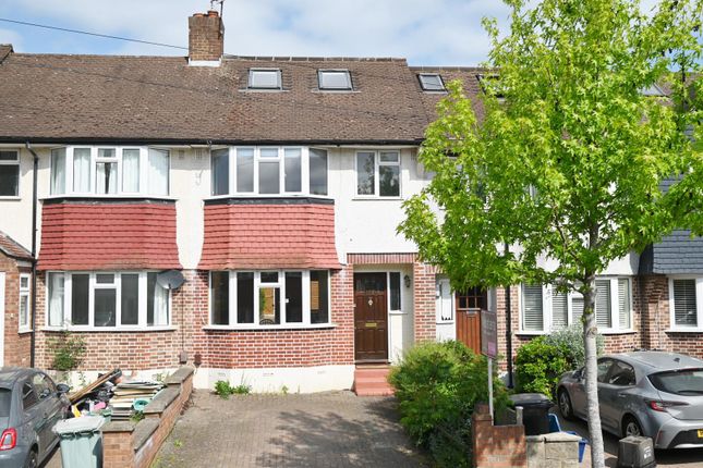 Lincoln Avenue, Twickenham TW2 4 bed terraced house for sale