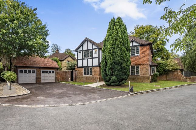 The Denningtons, Surrey KT4 5 bed detached house for sale
