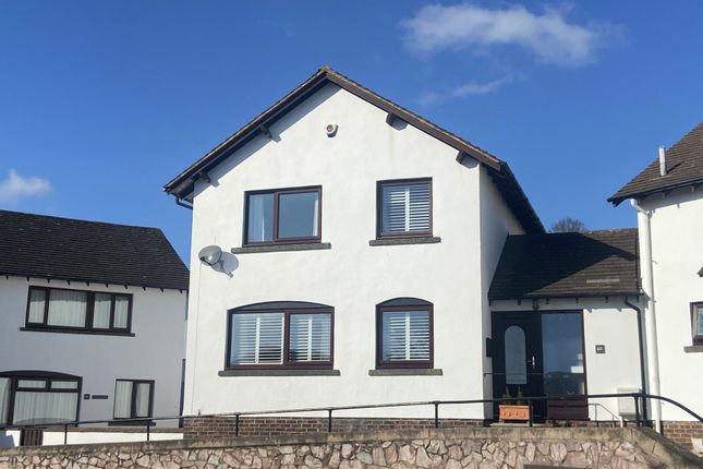 3 bed link detached house