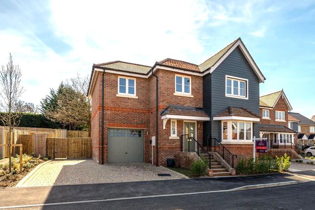 Leopard Lane, Purley on Thames, Reading 4 bed detached house for sale