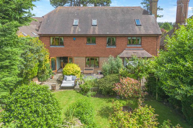 Maidstone Road, Maidstone ME17 6 bed detached house for sale