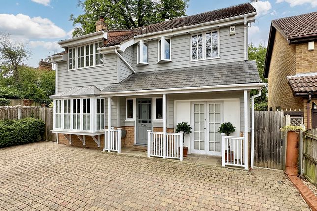 4 bed detached house
