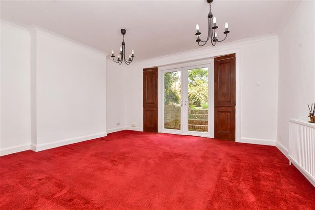 2 bed maisonette