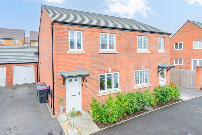 Fox Avenue, Shrewsbury SY2 3 bed semi