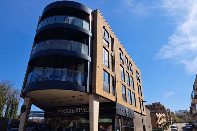 1 Station Approach Road, Coulsdon 1 bed apartment for sale