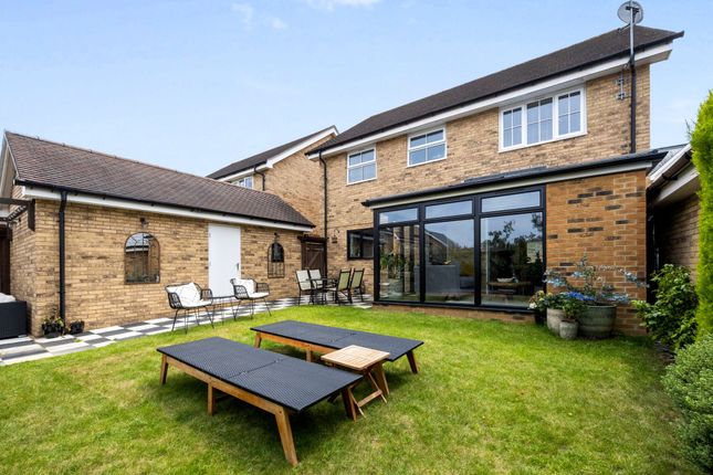 Weston Avenue, Broadbridge Heath, RH12 4 bed detached house for sale