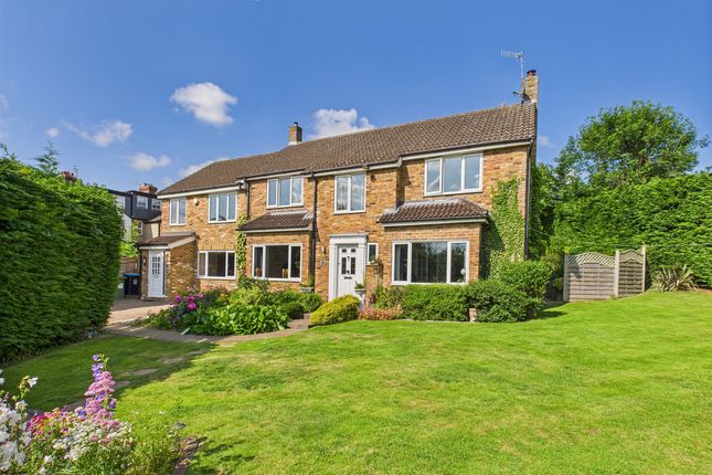 Astley Road, Hemel Hempstead, HP1 6 bed detached house for sale