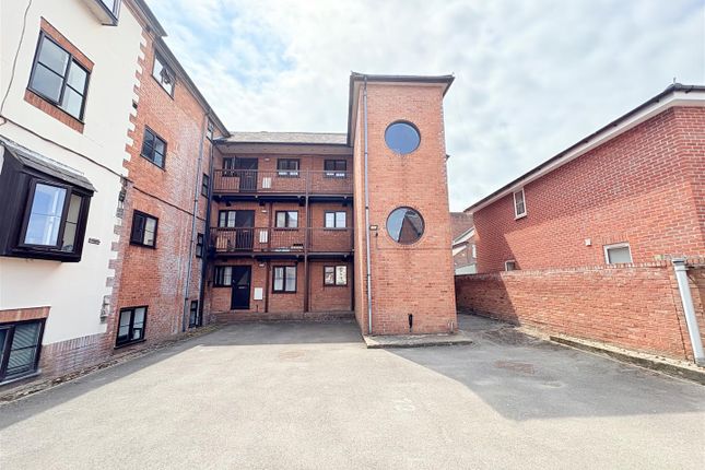 1 bedroom ground floor flat for sale