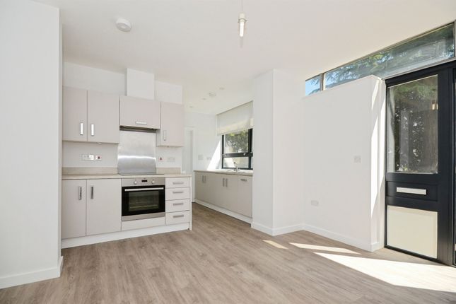 1 bedroom ground floor flat for sale