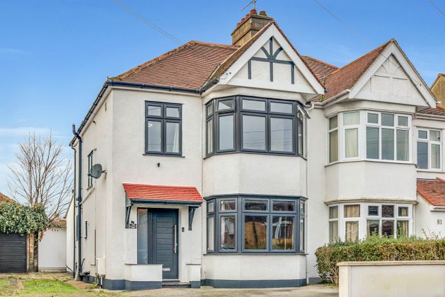 Thorpedene Gardens, Shoeburyness SS3 3 bed semi