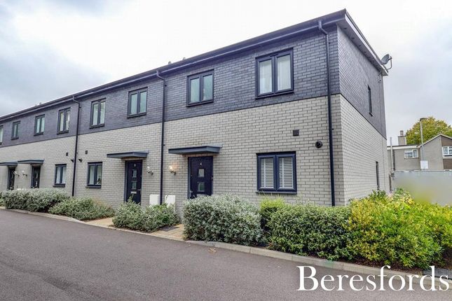 3 bed end terrace house