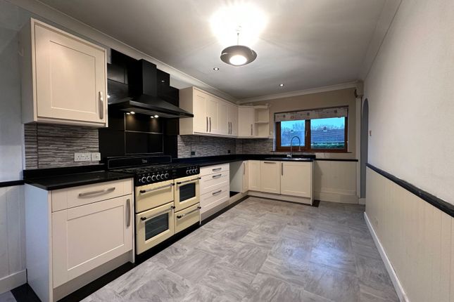 Farm Lane, Hyde, SK14 5DG 2 bed mews for sale