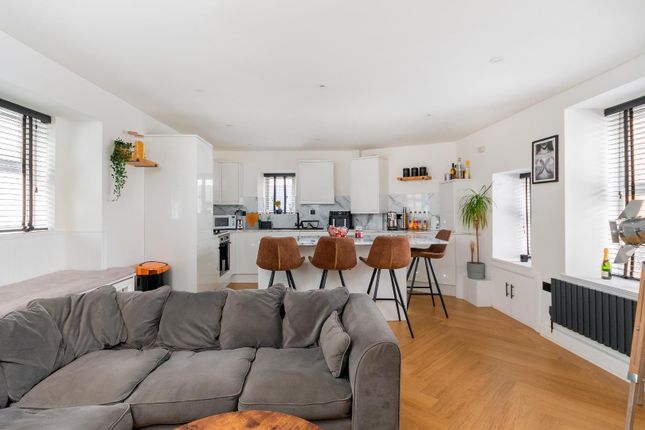 2 bedroom coach house for sale