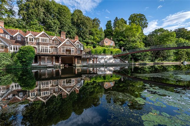6 bedroom semi-detached house for sale