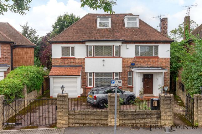 6 bedroom detached house for sale