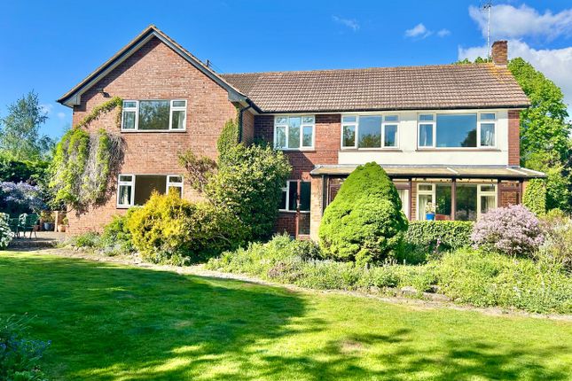 Gloucester GL19 5 bed detached house for sale