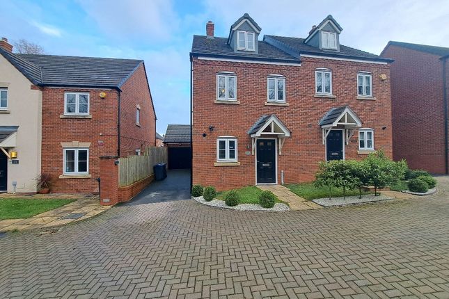 3 bedroom semi-detached house for sale